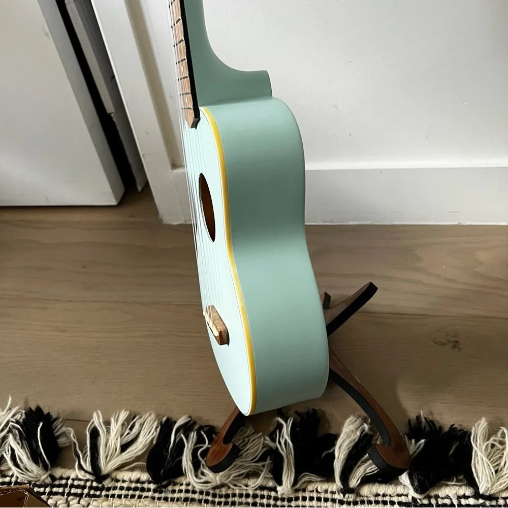 Fender Venice Soprano Ukulele, Daphne Blue - Picture 8 of 10